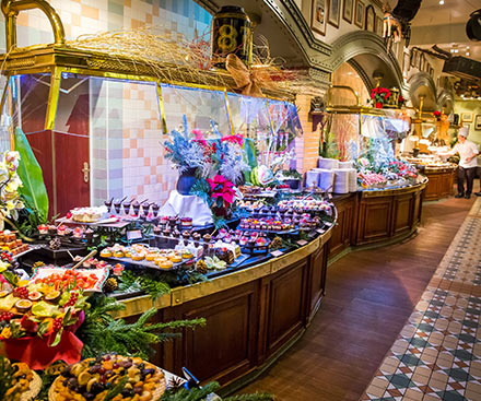 Royal Banquet - Disneyland® Hotel