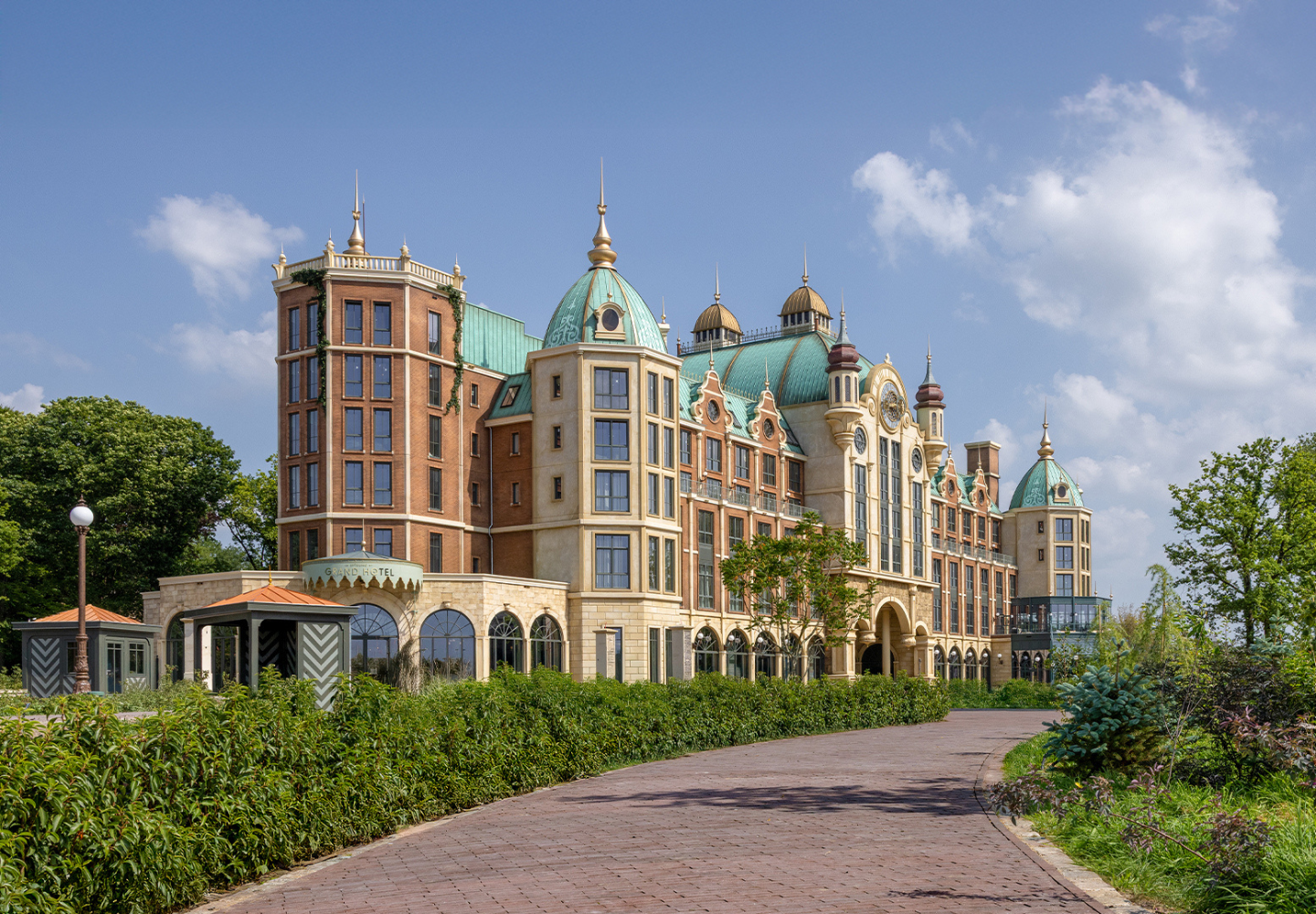 MagicBreaks Stay in the brand-new Efteling Grand Hotel and experience true luxury from only £199pp* carousel banner