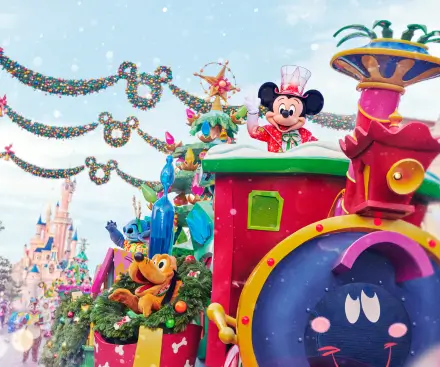 Mickey's Dazzling Christmas Parade