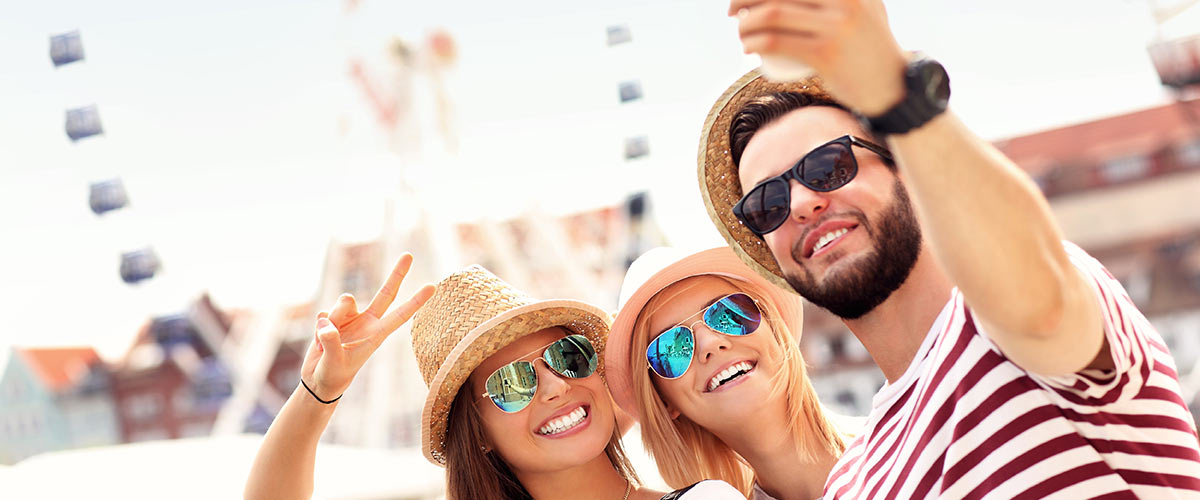 MagicBreaks Friends big wheel carousel banner