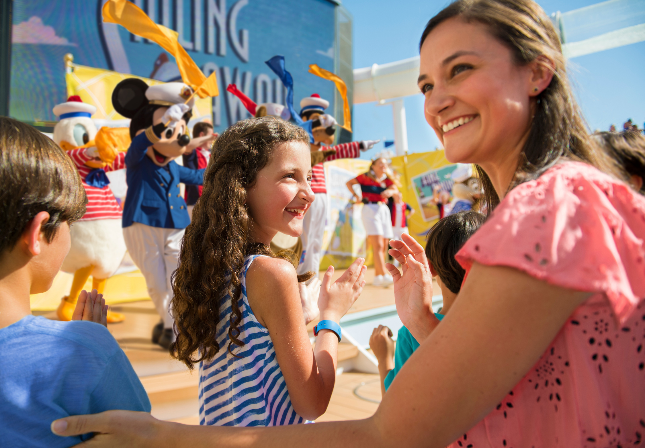 MagicBreaks Your Disneyland® Paris booking with MagicBreaks carousel banner