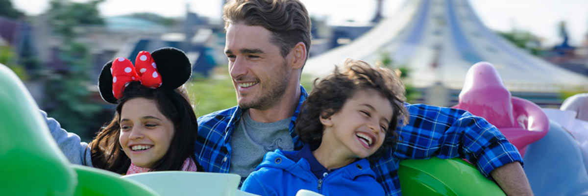 MagicBreaks airport shuttle carousel banner