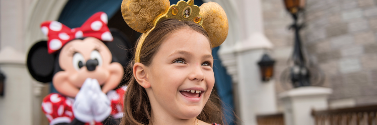 MagicBreaks Commissary Lane carousel banner
