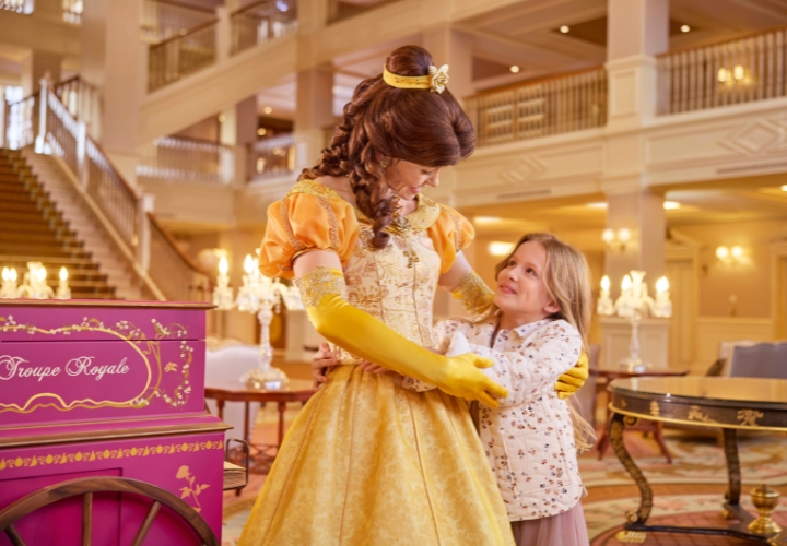 MagicBreaks Your Disneyland® Paris booking with MagicBreaks carousel banner