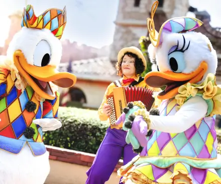 Donald and Daisy's Accordionist
