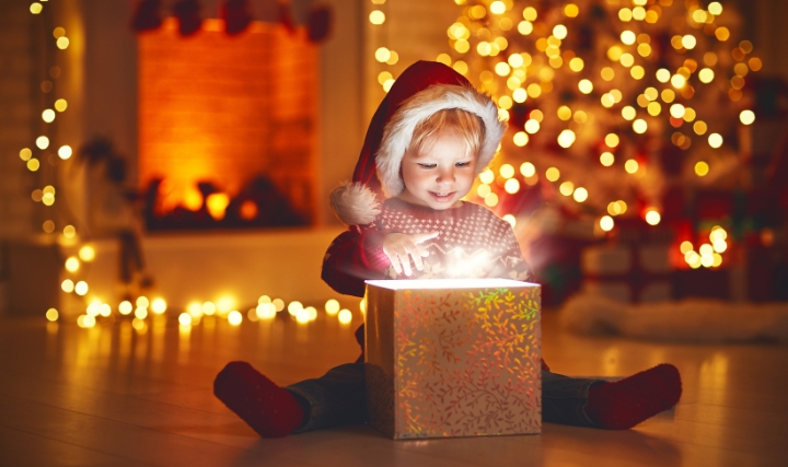 MagicBreaks Receive an exclusive FREE Christmas Eve Box with your MagicBreaks booking! carousel banner