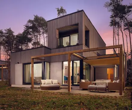 6-Bedroom Exclusive Lakeside Cottage