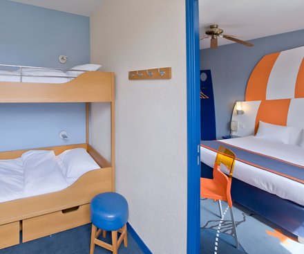 6-Person Family Room