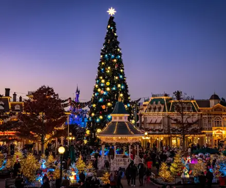 Disney Electrical Sky Parade: Christmas Edition