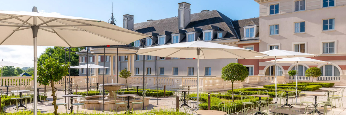 MagicBreaks 4 Star Dream Castle Hotel carousel banner