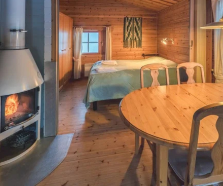 Cabin (Sleeps 3–4)