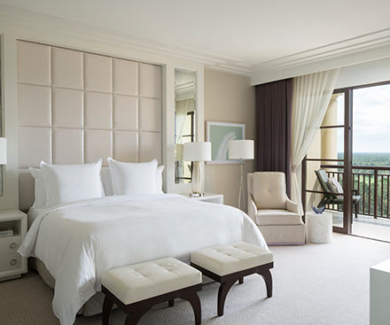 Golden Oak View Suite