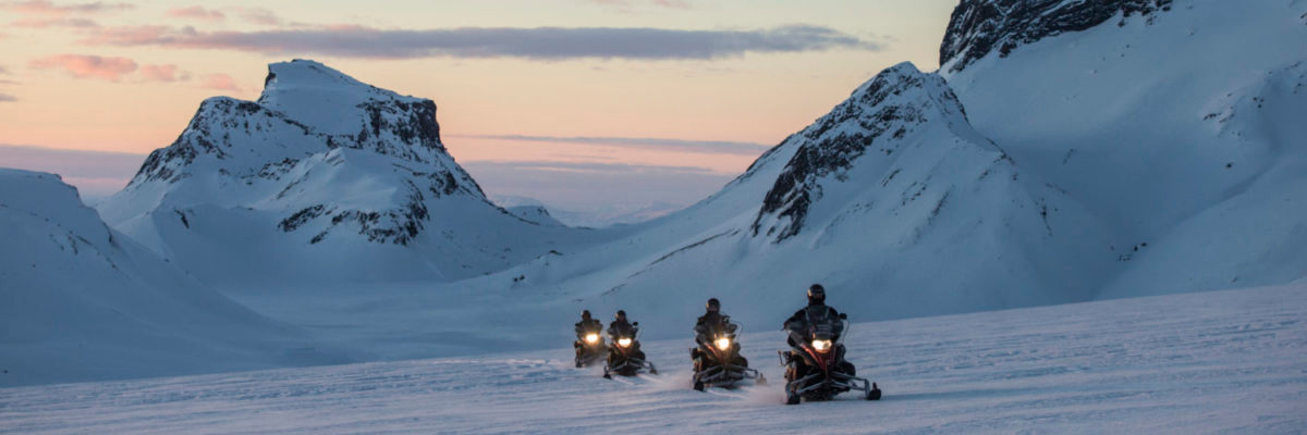 MagicBreaks Snowmobile Voyager carousel banner