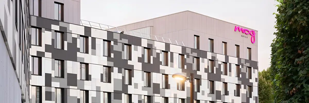 MagicBreaks Moxy Paris Val d'Europe carousel banner